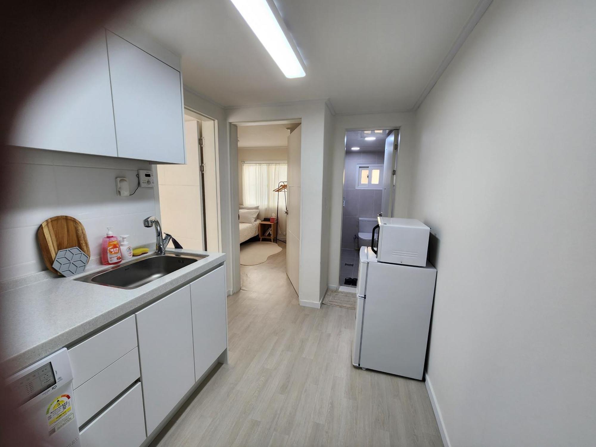 Villa Sweethome, 2 & Beds By Kunkook Station Line2,7 Seoul